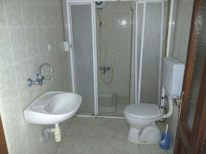 Vila, 2 kamar tidur | Kamar mandi | Shower dan handuk