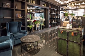 Lounge - Palazzo Cornalia (Milan)