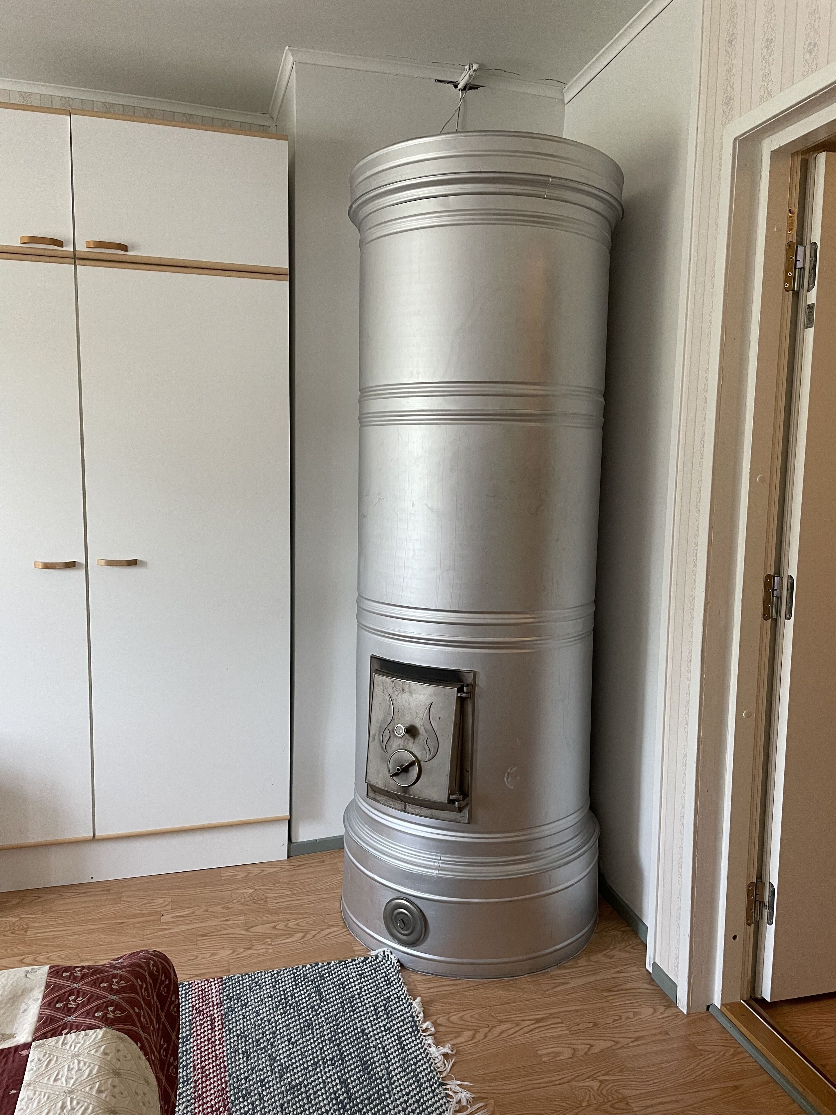 Habitación triple estándar | Escritorio, espacio para trabajar con laptop y cortinas blackout 