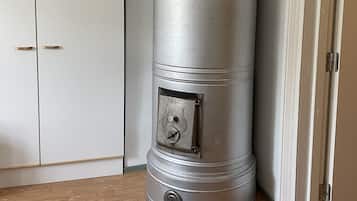 Standard Triple Room | Desk, laptop workspace, blackout drapes, iron/ironing board