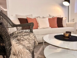 Business Apartment, Ground Floor | Living area | Flat-screen TV, heated floors - WOW Apartments, Sankt Sigfridsgatan 64-66 (Gothenburg)