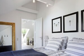 Àtic | 1 dormitori, decoració individual i mobiliari individual