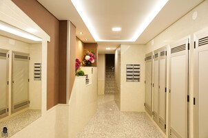 Entrada al alojamiento