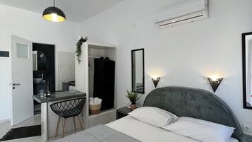 Luxury Apartment, Sea View | 1 bedroom, premium bedding, in-room safe, individually decorated