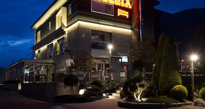 Locanda Black and White
