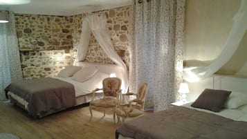 Free cots/infant beds, free WiFi, bed sheets