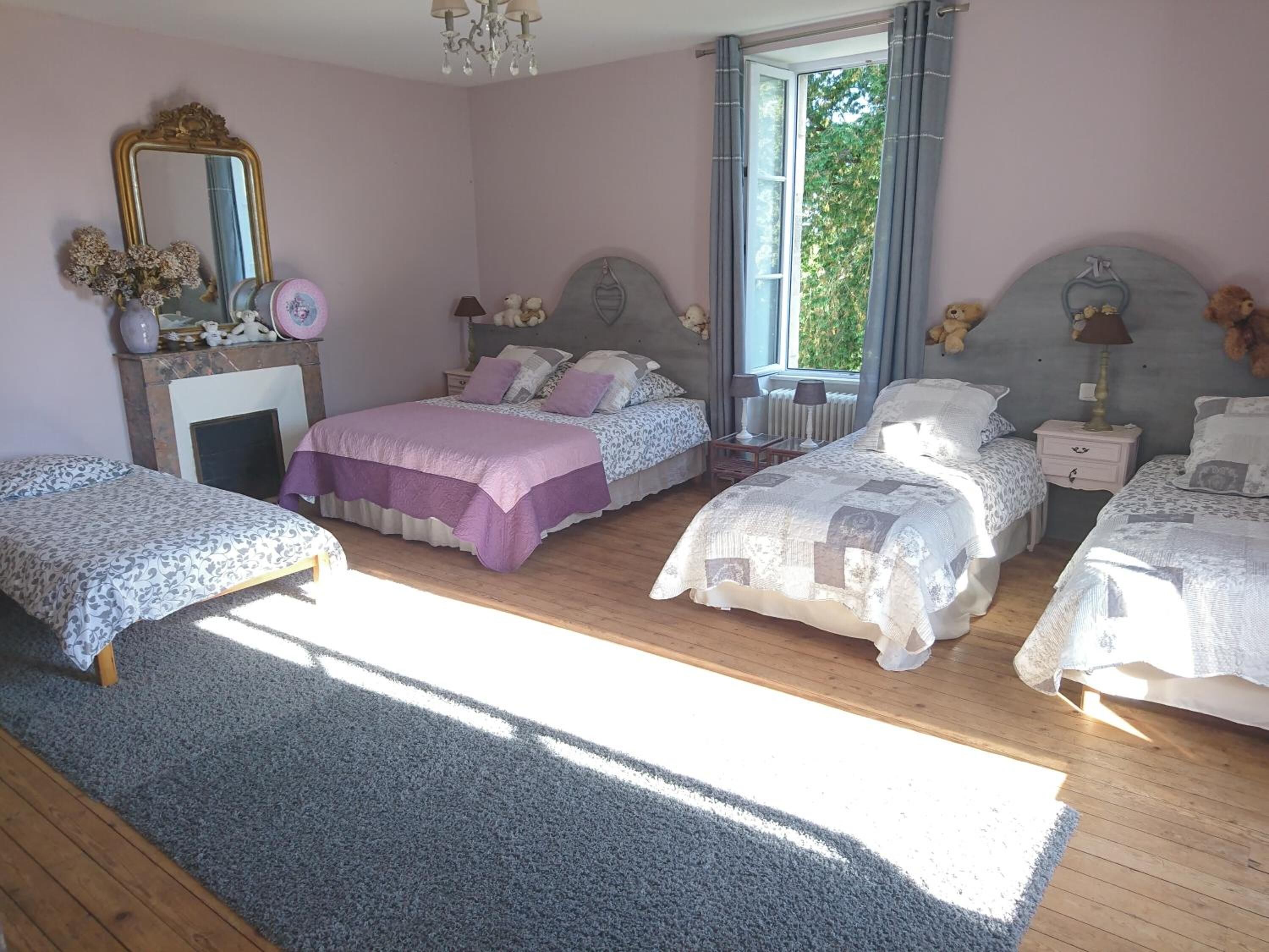 Free cots/infant beds, free WiFi, bed sheets