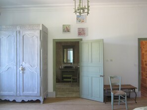 Quadruple Room, Accessible, Garden View - Le Manoir Aux Douves (Bazoges-en-Paillers)