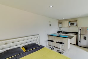 Comfort Apartment, Private Bathroom - Soleado y luminoso apartamento estudio 909 (Medellín)