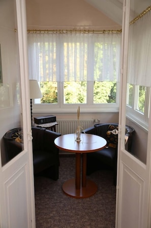 Flat-screen TV - Hotel Pension Seeblick (Kuehlungsborn)