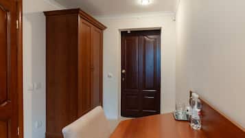 Comfort Double Room, 1 Bedroom, Balcony | Desk, iron/ironing board, free WiFi, bed sheets