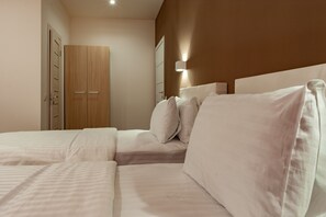 Superior Twin Room, 1 Bedroom | Desk, iron/ironing board, free WiFi, bed sheets - Voskresensky (Sumy)