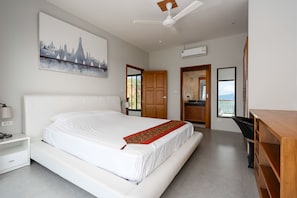 2 habitaciones, escritorio, tabla de planchar con plancha y cunas 