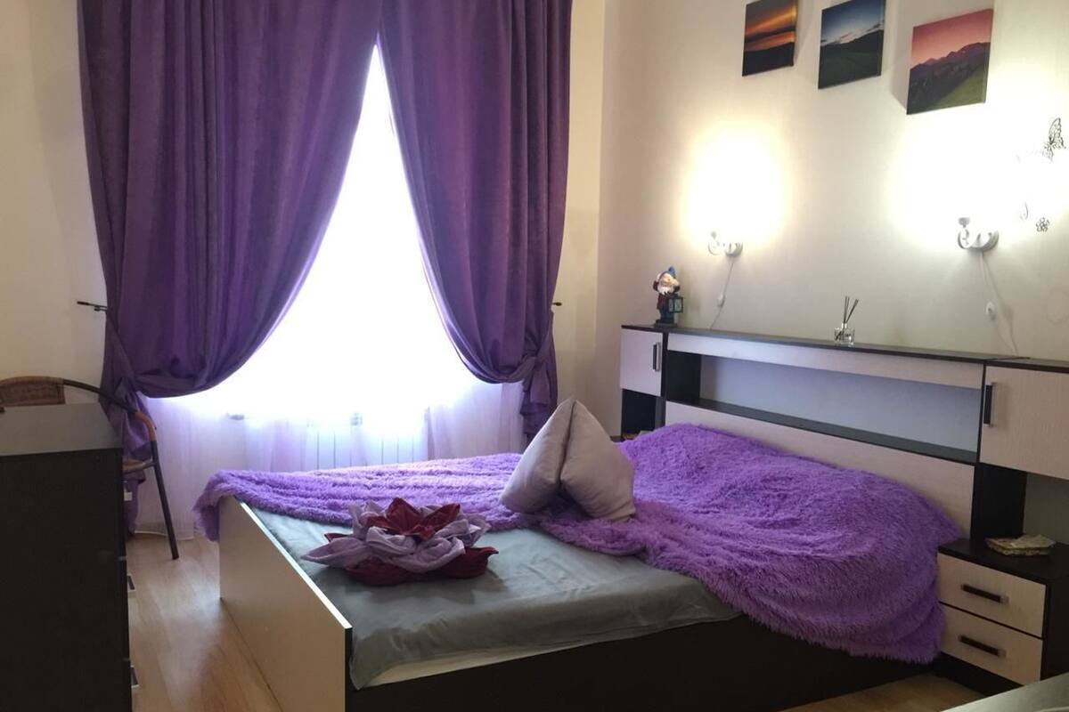 Premium bedding, soundproofing, iron/ironing board, free WiFi