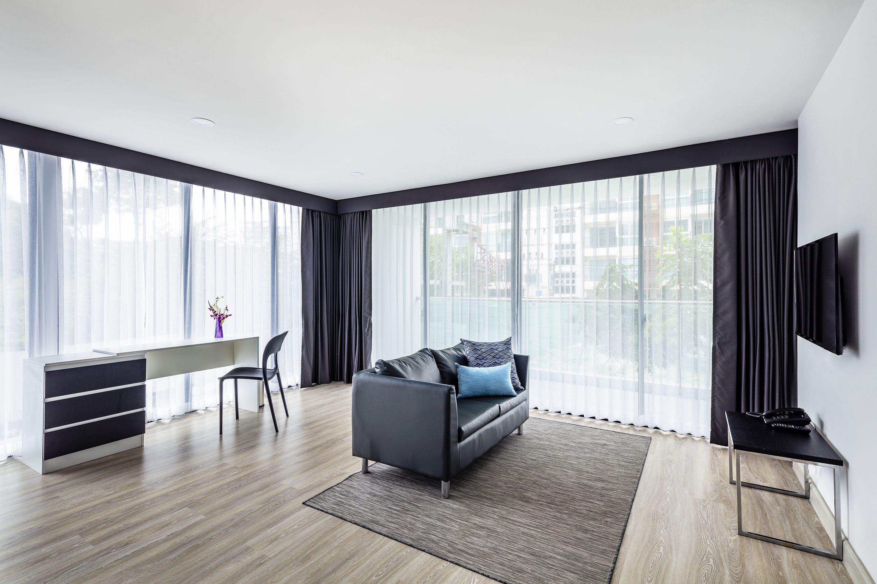 master suite, 1 bedroom, non smoking | living area | 42-inch led tv with satellite channels, tv