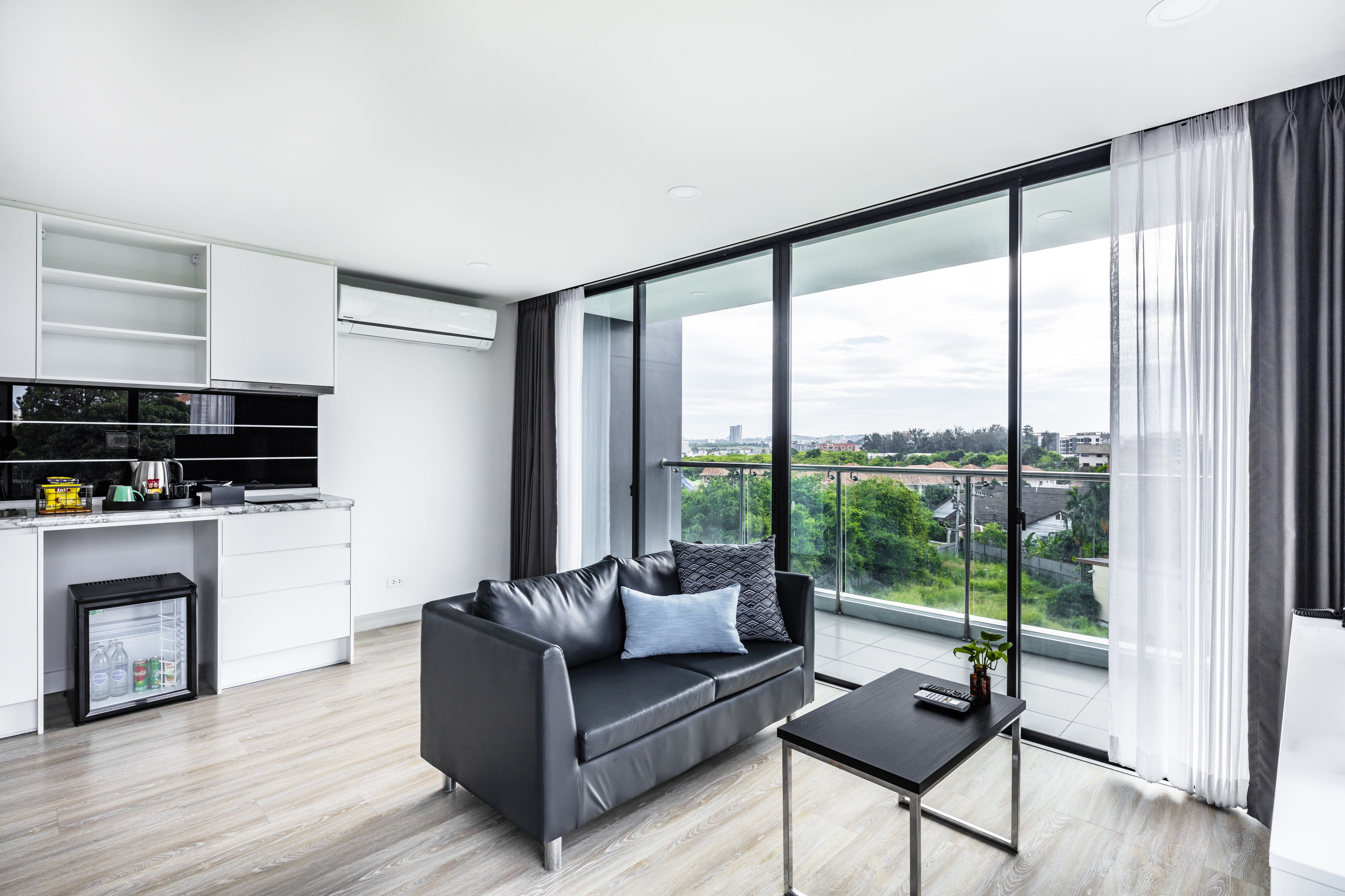 42-inch led tv with satellite channels, tv