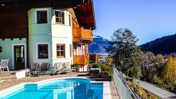 Piscine extérieure (ouverte en saison)