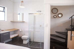 Luksuskattohuoneisto, 3 makuuhuonetta | Kylpyhuone | Suihku