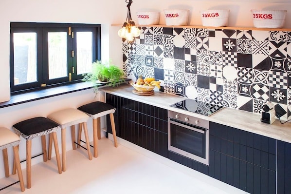 B&B Van Gogh | Private kitchen | Coffee/tea maker - Waterkant Design Cottage (Cape Town)