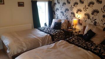 Double or Twin Room | Desk, iron/ironing board, free WiFi