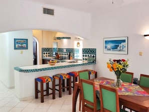 Appartement, 2 chambres, rez-de-chaussée | Salle à manger