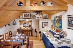 Free daily buffet breakfast - Motorsport Hotel (Nuerburg)