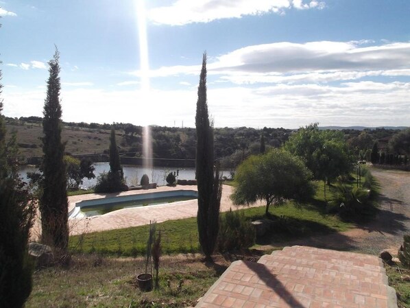 Piscina externa sazonal