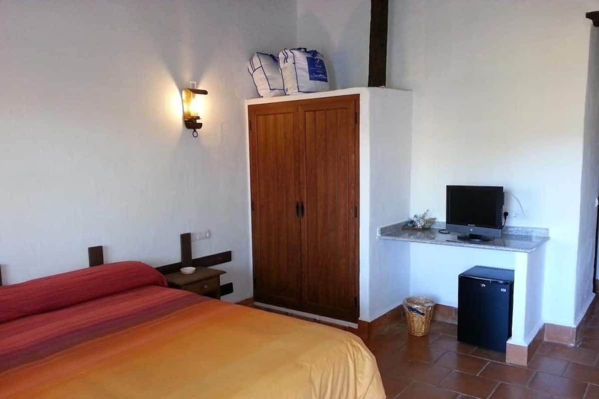 Double or Twin Room | Minibar, in-room safe, free WiFi, bed sheets
