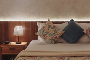 Triple Room | Minibar, blackout drapes, free WiFi, bed sheets