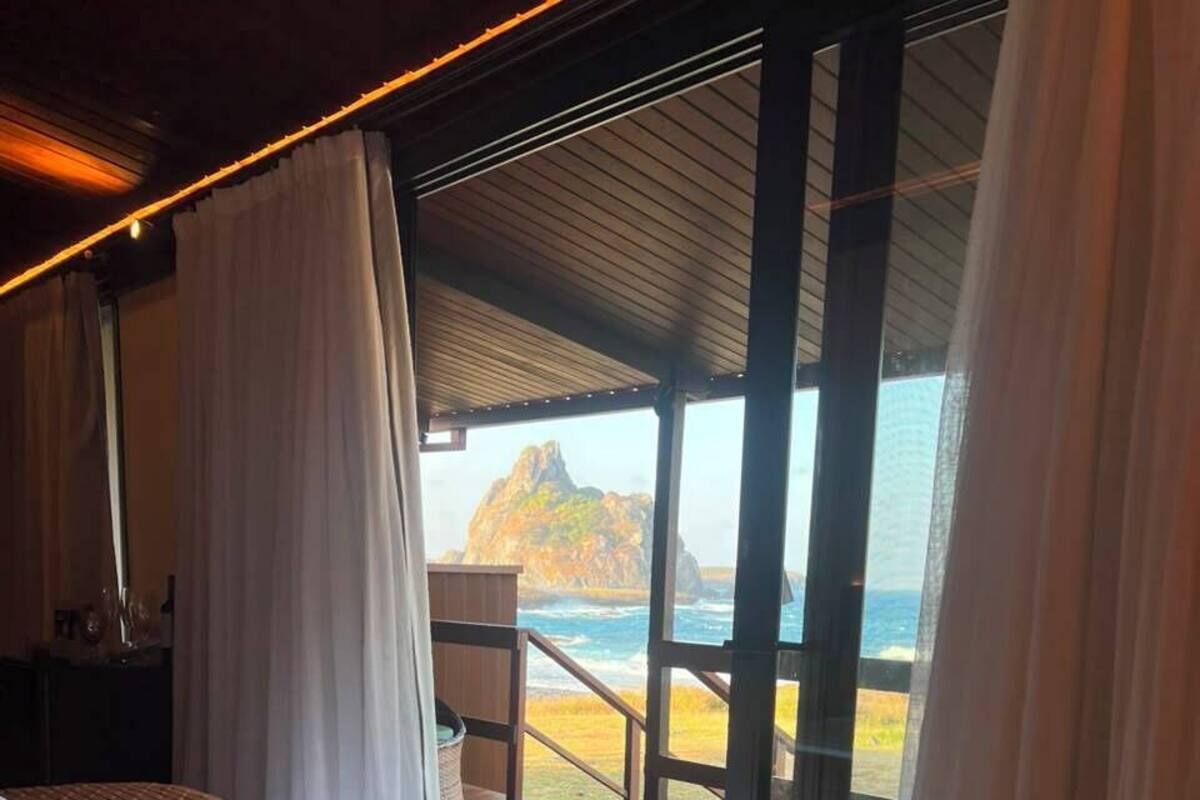 Ropa de cama de alta calidad, cortinas blackout y wifi gratis