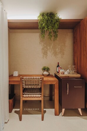 Twin Room | In-room business centre