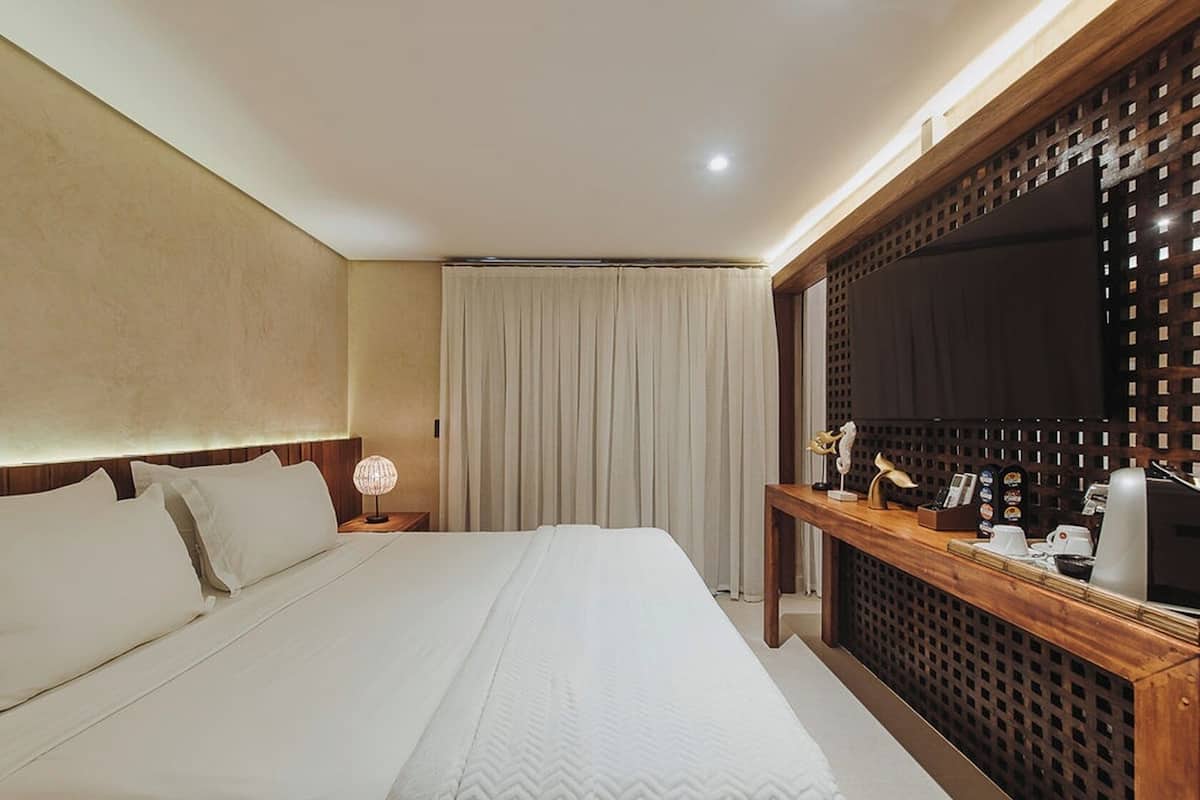 Quarto triplo, banheiro privativo (Azul do Atlantico) | Cortinas blackout, Wi-Fi de cortesia, roupa de cama