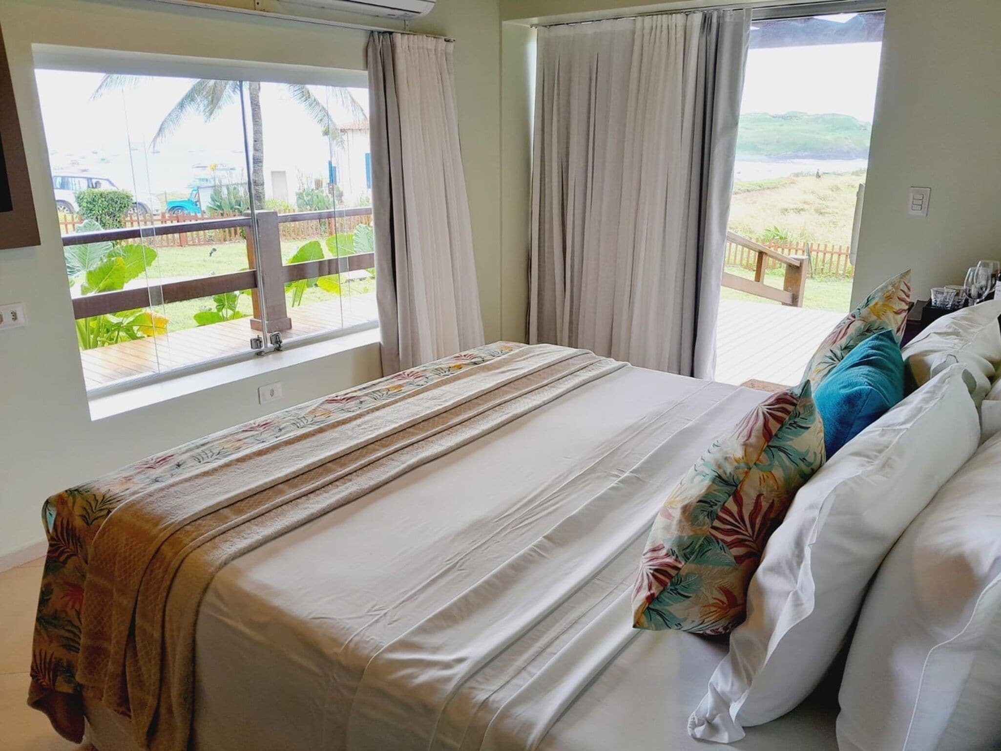 Comfort Double Room, Ensuite, Sea View (Morro São José) | Blackout drapes, free WiFi, bed sheets