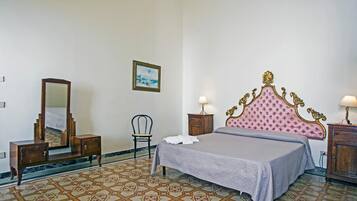 Premium bedding, cots/infant beds, rollaway beds, free WiFi