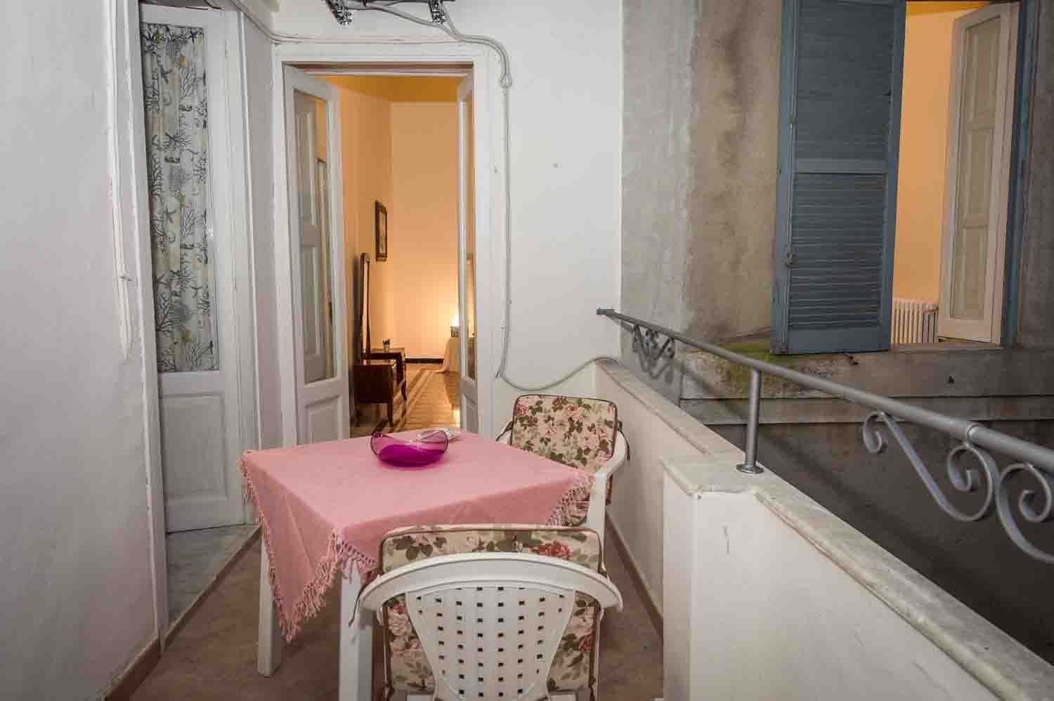Tripla familiare, 2 camere da letto, bagno privato, sul cortile | Terrazza/patio