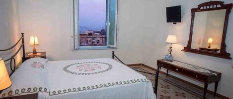 Deluxe Double Room, 1 Queen Bed, Private Bathroom, Oceanfront | Premium bedding, cribs/infant beds, rollaway beds, free WiFi