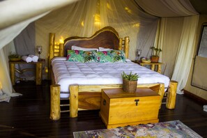 ラグジュアリー テント キングベッド 1 台 | ミニバー、客室ごとに異なる装飾、客室ごとに異なるインテリア、ベッドシーツ