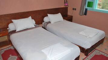 Herbergi með tvíbreiðu rúmi (Targante) | Straujárn/strauborð, ókeypis vöggur/ungbarnarúm