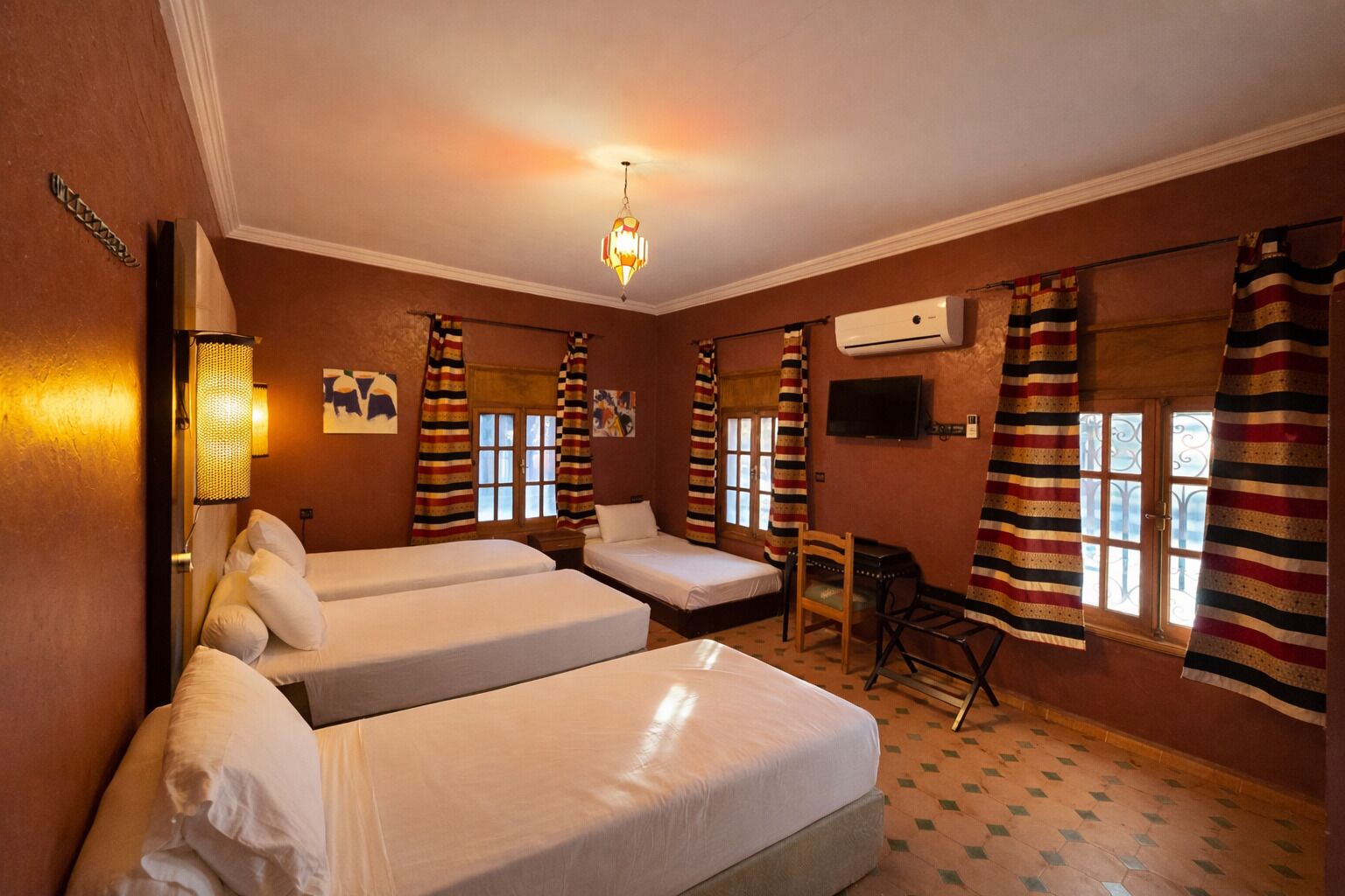 四人房 (Adrar) | 熨斗/熨衣板、免費搖籃/嬰兒床、免費無線上網、床單