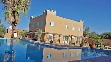 Framhlið gististaðar