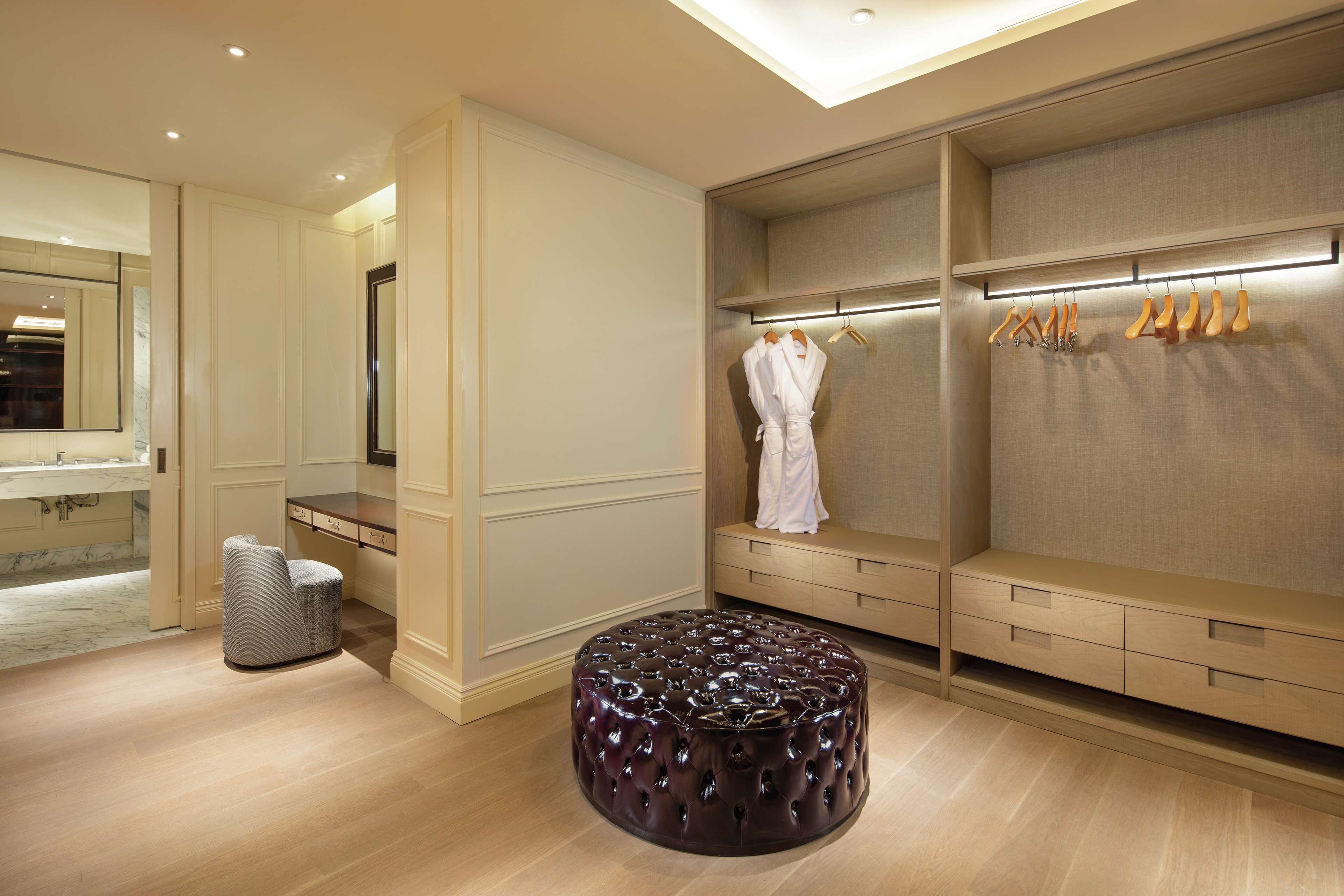 presidential suite, 1 bedroom | living area | lcd tv, toys