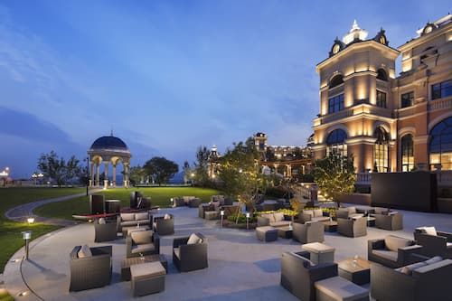 Lunch, dinner served; Chinese cuisine, beach views