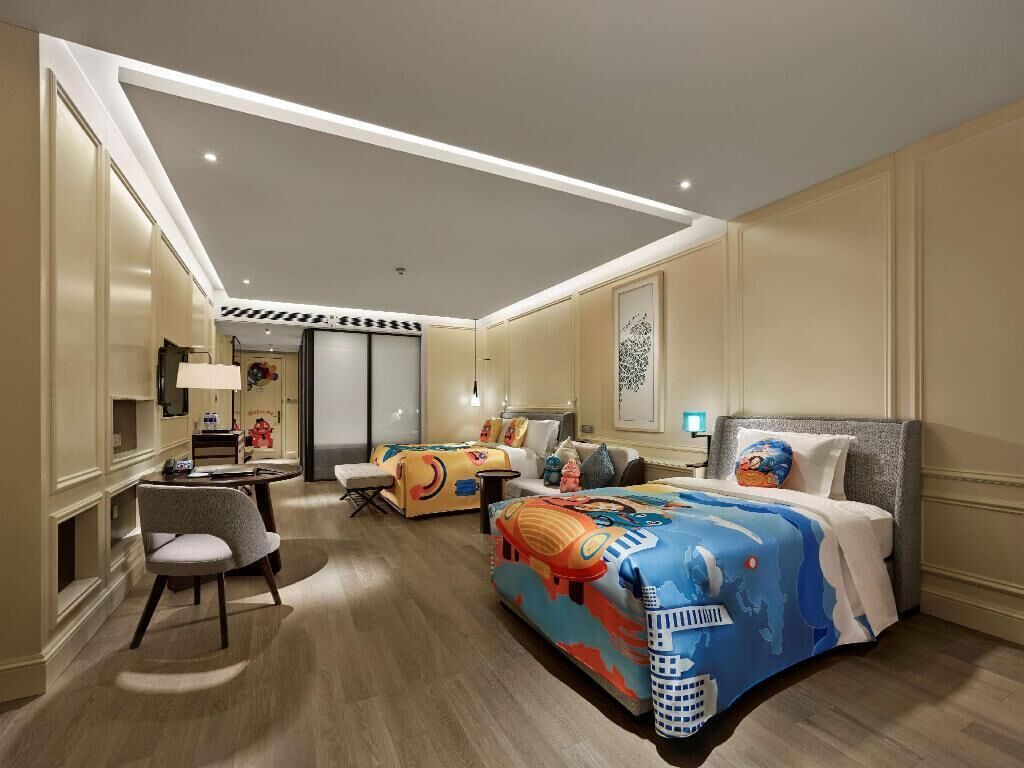 Premium bedding, down duvets, minibar, in-room safe
