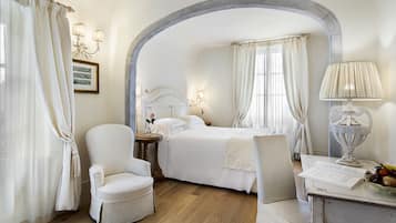 Deluxe Double Room Cortona's Roofs | Premium bedding, down duvets, memory-foam beds, minibar