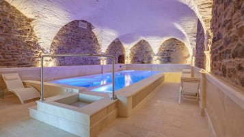 Sauna, Whirlpool, Dampfbad, Massageanwendungen