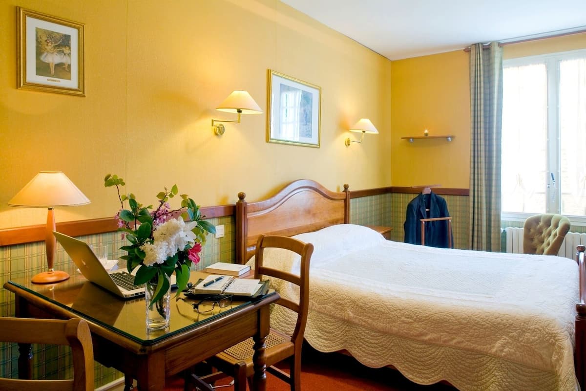 standard single room | desk, free wifi