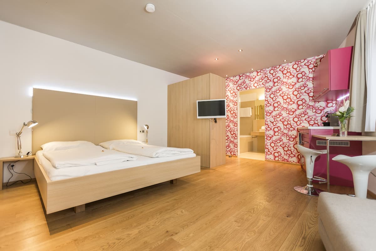 Desk, iron/ironing board, free WiFi, bed sheets