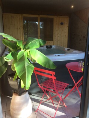 บริเวณภายนอก