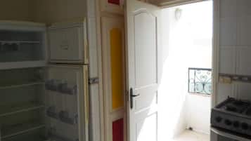 Apartment, 3 Bedrooms | Private kitchen