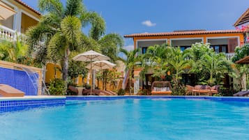 Outdoor pool, sun loungers